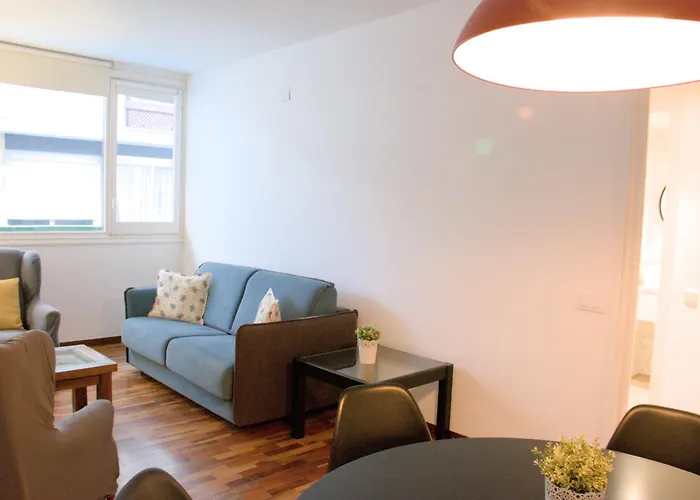 Sweet Bcn Three Bedroom Apartment